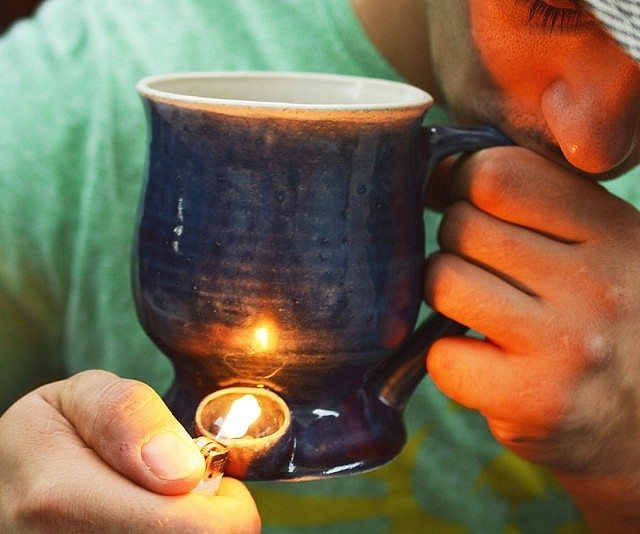 pipe-coffee-mug-640x534